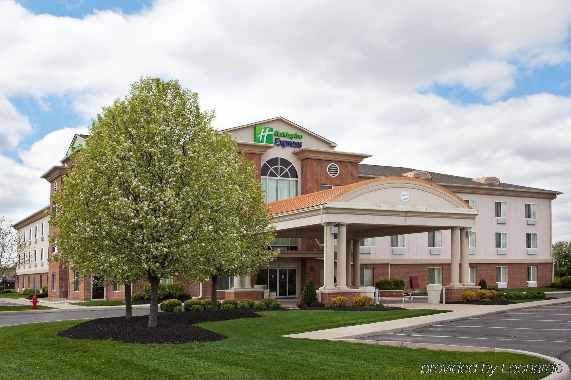 Holiday Inn Express Hotel & Suites Marion, An Ihg Hotel Exterior photo